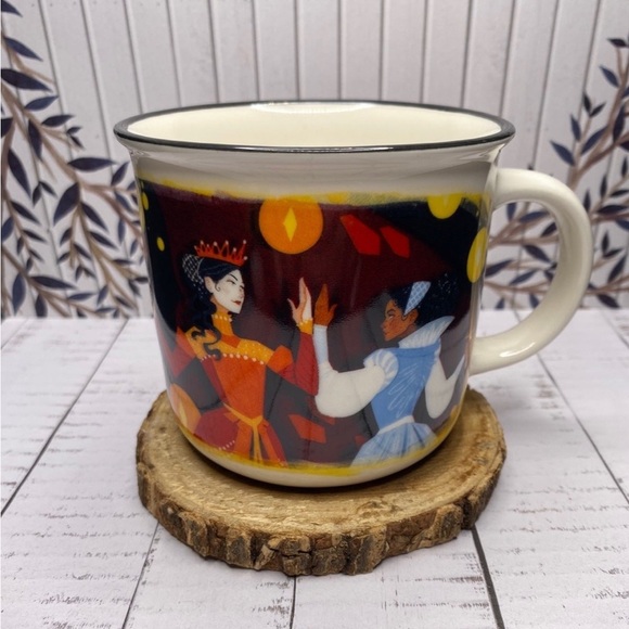 Illumicrate Banked Fire Fantasy Exclusive Mug w/ Dragon - Picture 3 of 10